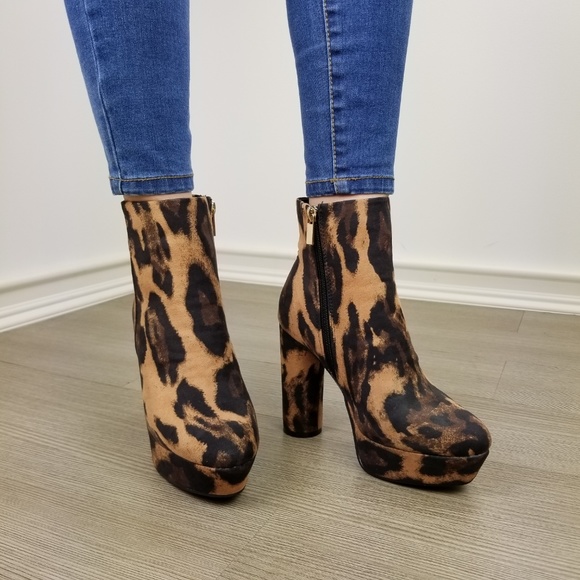 Leopard animal print platform ankle booties - Picture 7 of 8